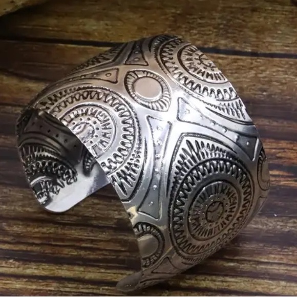 Jewelry - BOHO Silver Embossed Inca Aztec Motif Wide Cuff Open Bracelet NIB